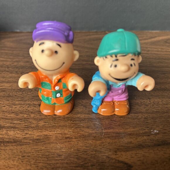 Just Play Other - Linus van Pelt with Blanket & Charlie Brown Peanuts Figure toy